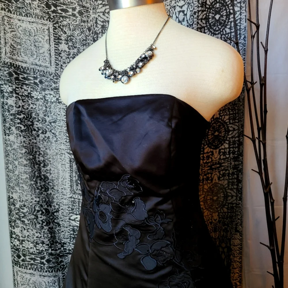 WHBM...GORGEOUS DRESS - Picture 2 of 5